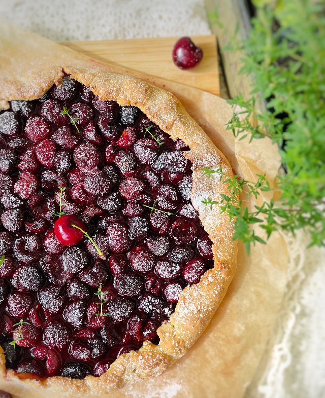 Galette con pasta al formaggio e amarene