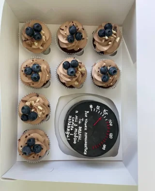 Bento cake with cupcakes