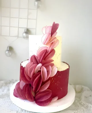 Gâteau de mariage bordeaux
