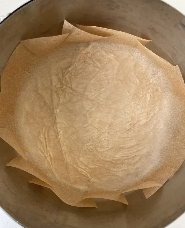 Papier sulfurisé dans le moule