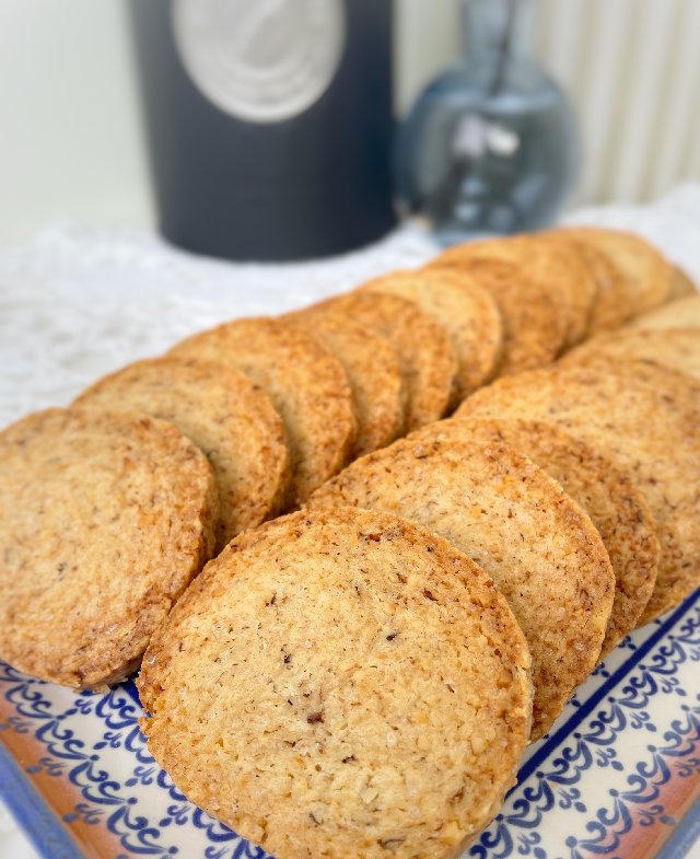 Crispy Nut Cookies