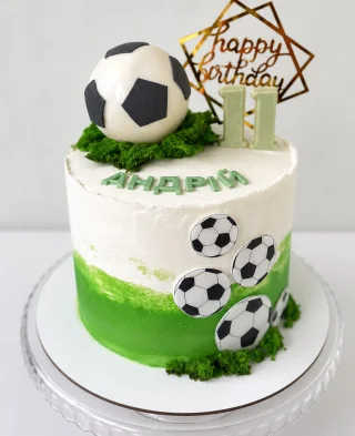 Nogometna torta s loptom, brojem 11 i personaliziranim natpisom