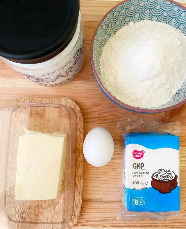 kodujuustu galett kirssidega