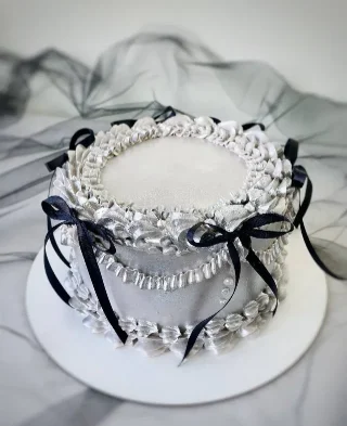 Torta z bleščicami
