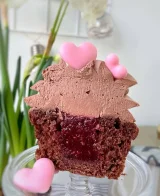 ラズベリーチョコレートカップケーキ