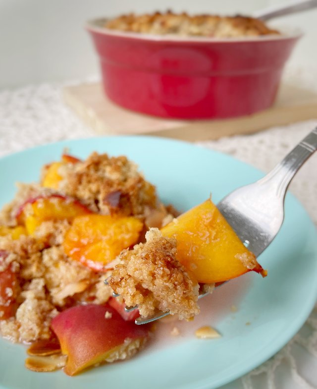 Ferskner med havre crumble